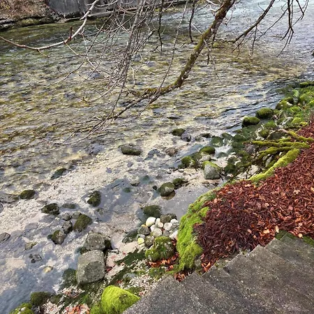 Apartamento Hakuna Matata Mit Gartenanteil Und Bademoeglichkeit Im Fluss