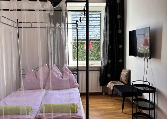 Apartamento Hakuna Matata Mit Gartenanteil Und Bademoeglichkeit Im Fluss *